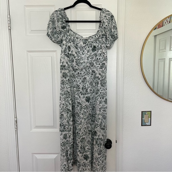 Square Neck Dress - Picture 6 of 8